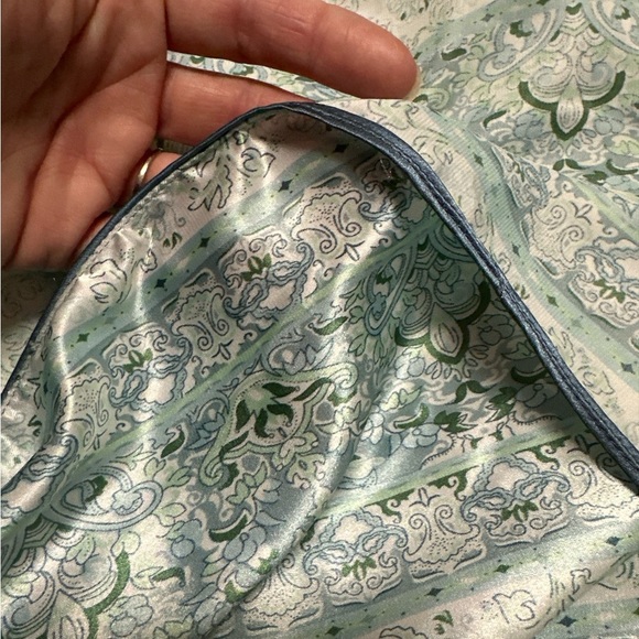 NWOT La Vie en Rose Luxury Edition 3 piece satin lingerie set - Picture 12 of 13